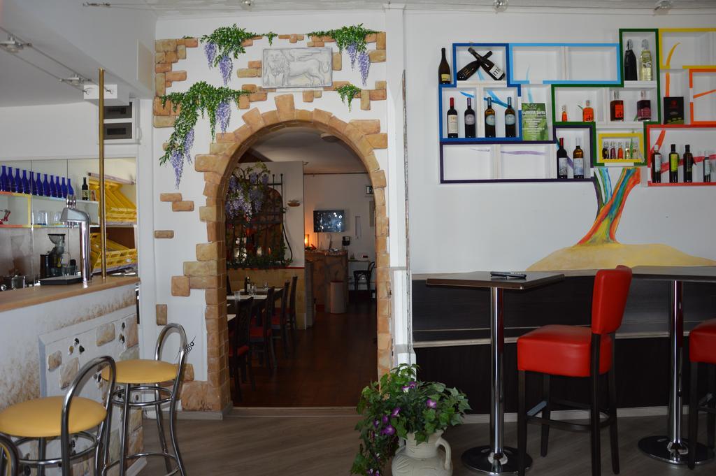 Hotel Dulcinea Múggia Esterno foto