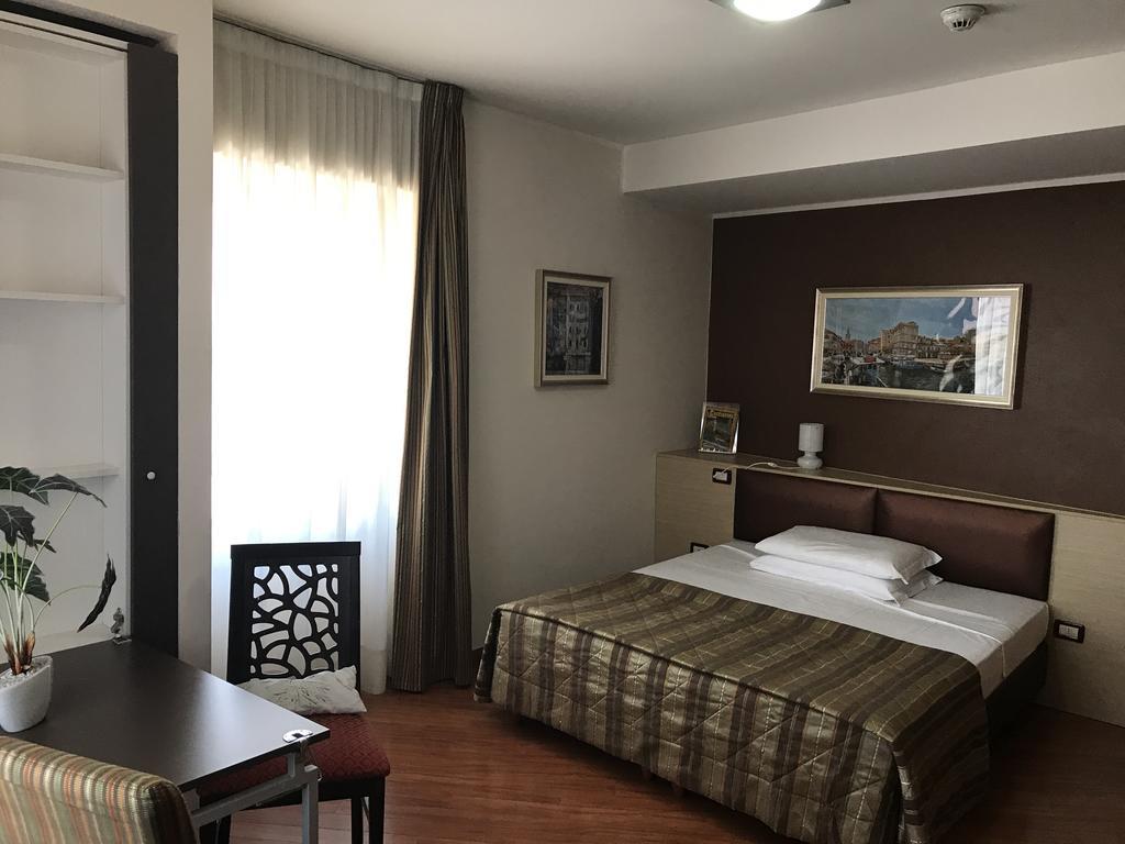 Hotel Dulcinea Múggia Esterno foto