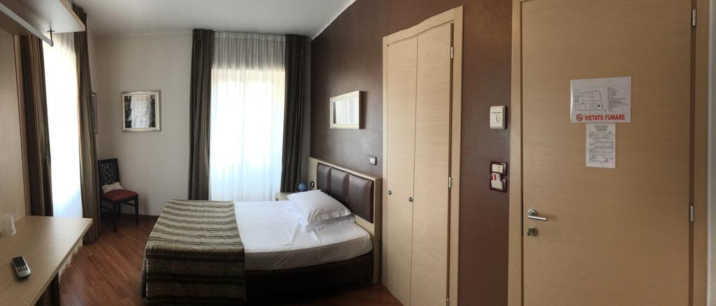Hotel Dulcinea Múggia Esterno foto