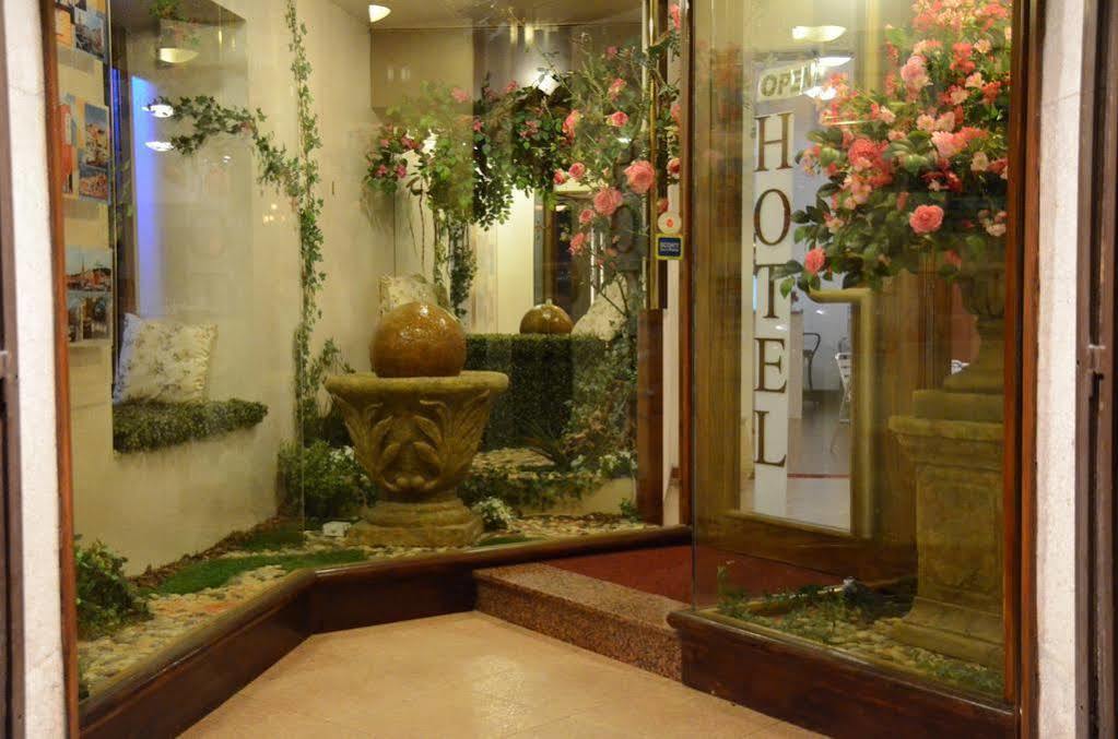 Hotel Dulcinea Múggia Esterno foto
